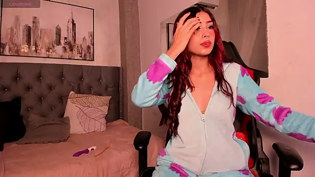 genesistrip online show from October 4, 2025, 9:22 am