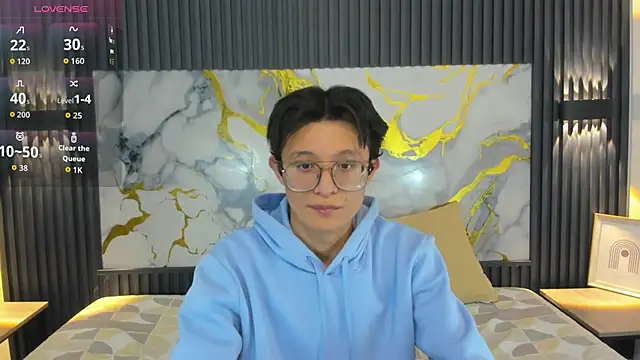 SantiagoRusso18 online show from December 5, 2025, 3:05 am