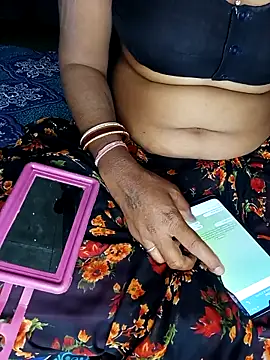 Snapshot of Sapnaji500 chatting on October 13, 2025, 9:44 am Sapnaji500 online show from October 13, 2025, 9:44 am