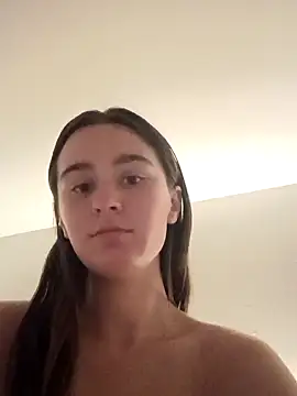 freakylittlebitch69 online show from September 13, 2025, 3:01 pm