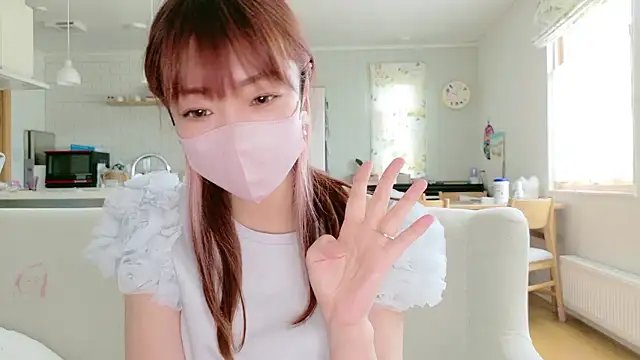 SUZU 1201 online show from May 13, 2026, 1:01 am
