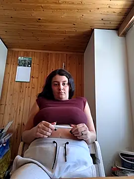 YoungLiisaxx online show from December 1, 2025, 11:44 am