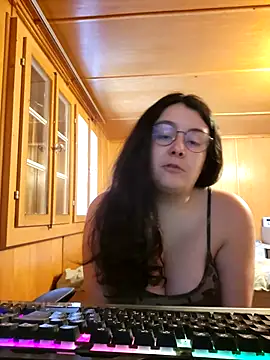 YoungLiisaxx online show from January 9, 2026, 1:51 pm