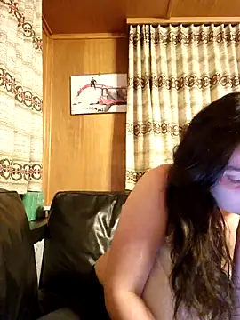 YoungLiisaxx online show from February 3, 2026, 5:18 pm