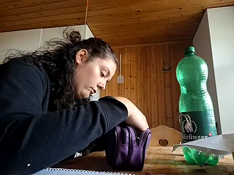 YoungLiisaxx online show from September 22, 2025, 2:01 pm