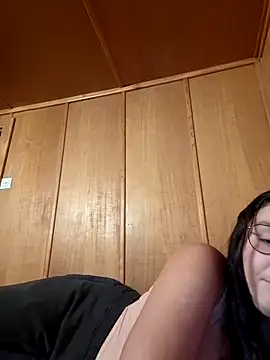 YoungLiisaxx online show from September 18, 2025, 6:22 pm