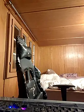 YoungLiisaxx online show from February 2, 2026, 10:31 pm