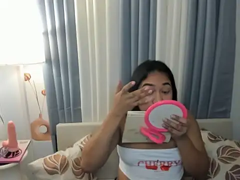 TsUncutKaren online show from November 9, 2025, 5:17 pm