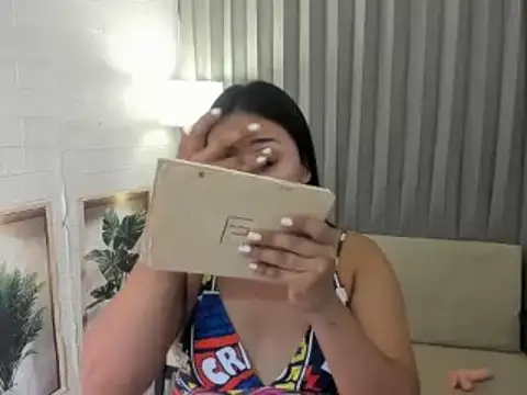 Snapshot of TsUncutKaren chatting on February 5, 2026, 6:09 am TsUncutKaren online show from February 5, 2026, 6:09 am