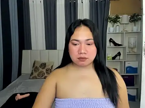 Snapshot of TsUncutKaren chatting on March 5, 2026, 6:54 am TsUncutKaren online show from March 5, 2026, 6:54 am