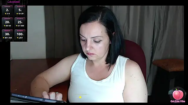 Snapshot of Olivia_Darling chatting on October 7, 2025, 5:58 pm Olivia Darling online show from October 7, 2025, 5:58 pm