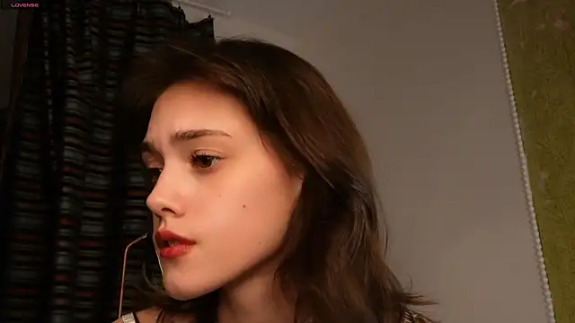 ttragedienne online show from October 28, 2025, 1:43 pm