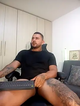 Snapshot of david_k10 chatting on October 31, 2025, 2:52 am david k10 online show from October 31, 2025, 2:52 am