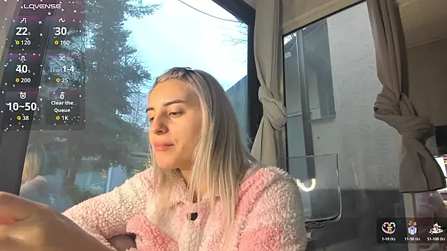 Snapshot of Ella_Vee chatting on February 9, 2026, 6:22 am Ella Vee online show from February 9, 2026, 6:22 am