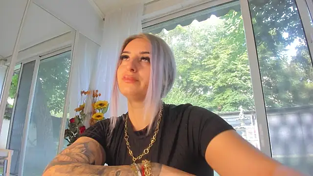 Ella Vee online show from July 26, 2026, 4:41 am