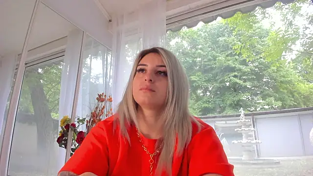 Ella Vee online show from May 9, 2026, 5:44 am