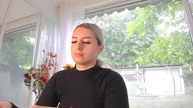 Ella Vee online show from May 22, 2026, 5:38 am