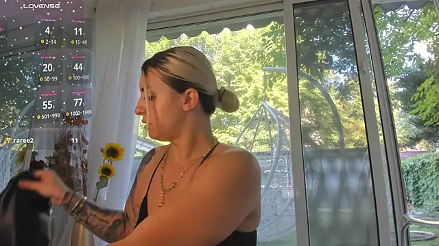 Ella Vee online show from July 5, 2026, 5:47 am