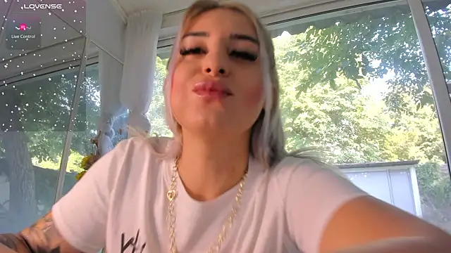 Ella Vee online show from August 8, 2026, 6:31 am