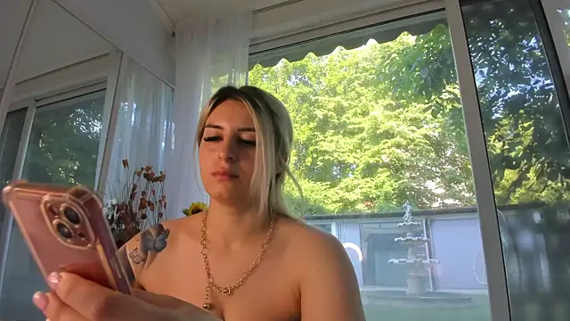 Ella Vee online show from May 24, 2026, 5:18 am