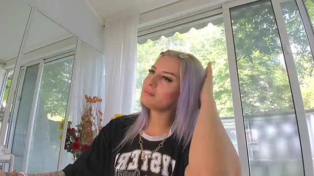 Ella Vee online show from July 21, 2026, 6:04 am
