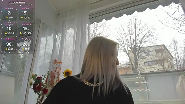 Snapshot of Ella_Vee chatting on March 22, 2026, 7:43 am Ella Vee online show from March 22, 2026, 7:43 am