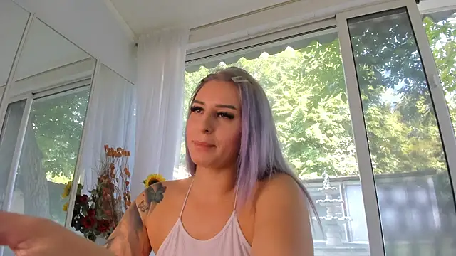 Ella Vee online show from July 19, 2026, 7:06 am