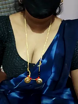 luci-queen online show from April 22, 2026, 5:58 am