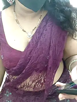 luci-queen online show from June 9, 2026, 7:42 am