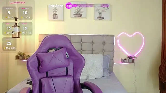  naomi s online show from August 4, 2026, 1:37 pm