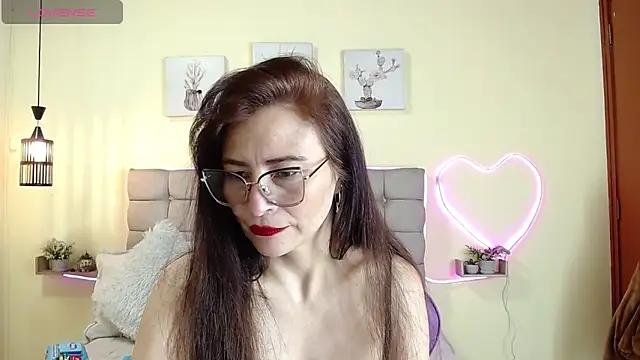  naomi s online show from June 16, 2026, 1:33 pm