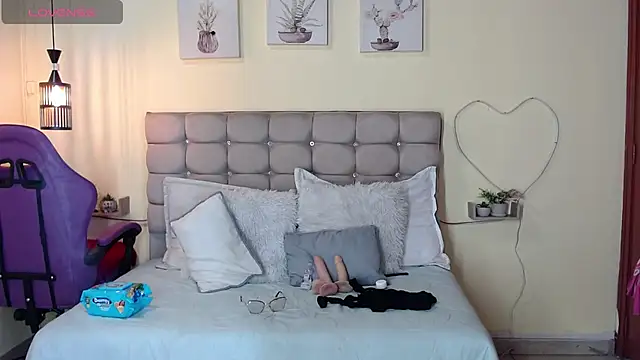  naomi s online show from June 27, 2026, 1:17 pm