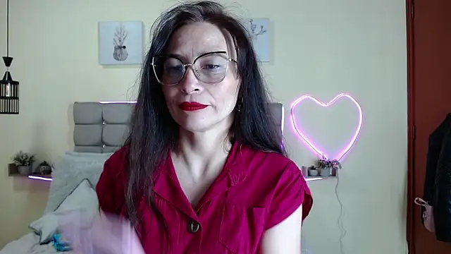  naomi s online show from June 13, 2026, 1:42 pm