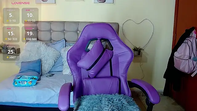  naomi s online show from July 12, 2026, 1:56 pm