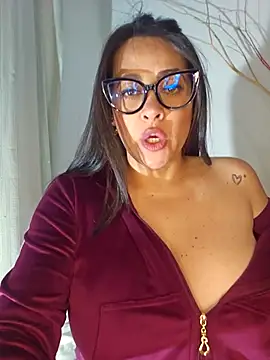 Nicoleefaith  online show from November 21, 2025, 7:46 pm