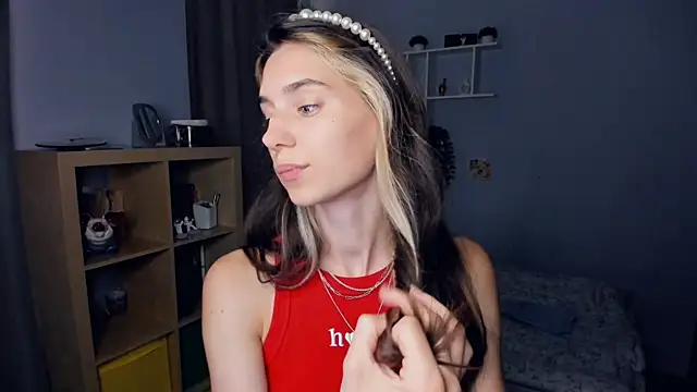 AntonettaTarring online show from September 10, 2025, 7:29 am