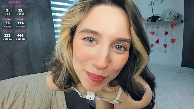 Snapshot of AntonettaTarring chatting on March 15, 2026, 7:48 am AntonettaTarring online show from March 15, 2026, 7:48 am