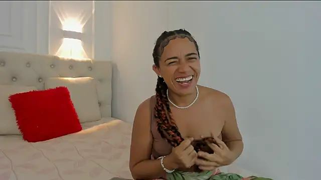charlotte dante212 online show from July 14, 2026, 2:12 pm