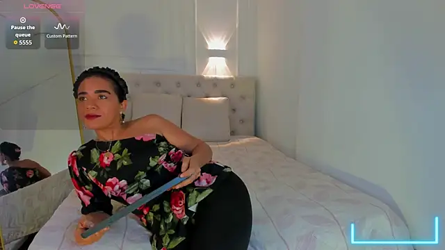 charlotte dante212 online show from July 11, 2026, 3:40 am