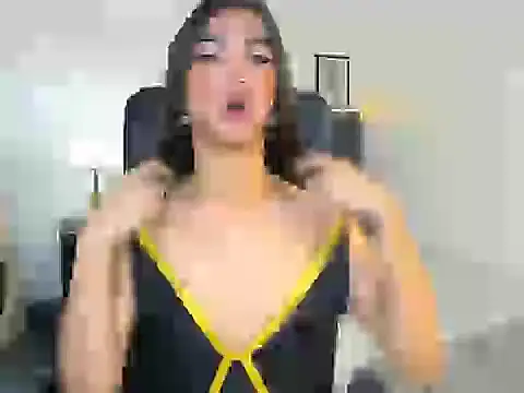 CassieSommereux online show from October 20, 2025, 4:03 am