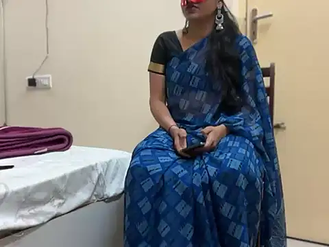 hot spicey online show from April 20, 2026, 11:35 am