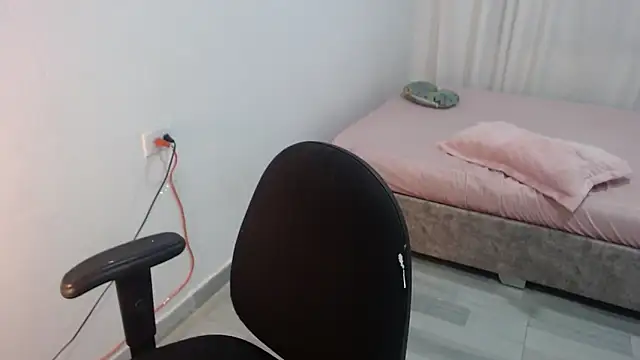 Layla fontainex x online show from September 11, 2025, 1:11 pm