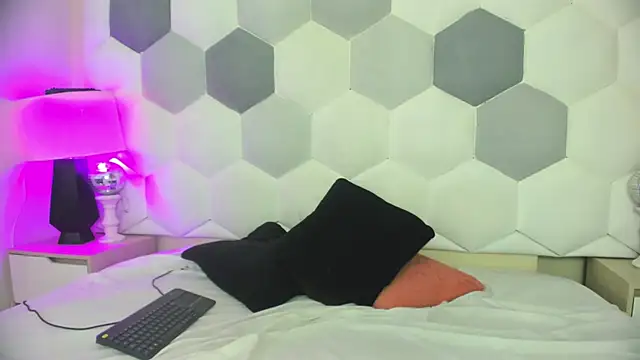 AuroraRicci online show from February 3, 2026, 6:40 am