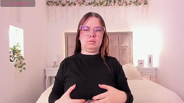 Snapshot of melissa_es chatting on March 4, 2026, 12:24 pm melissa es online show from March 4, 2026, 12:24 pm