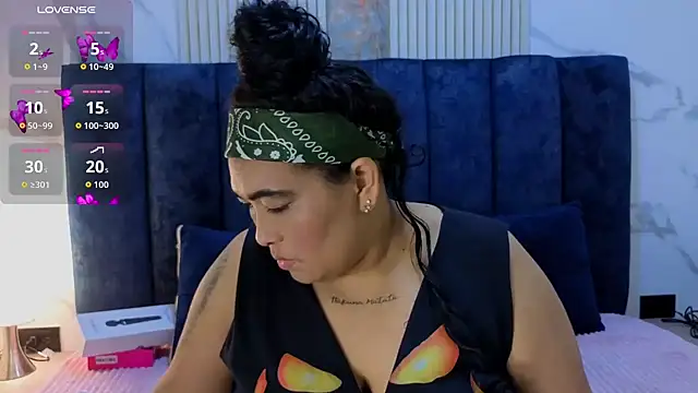 yunkeyc online show from November 2, 2025, 2:38 am