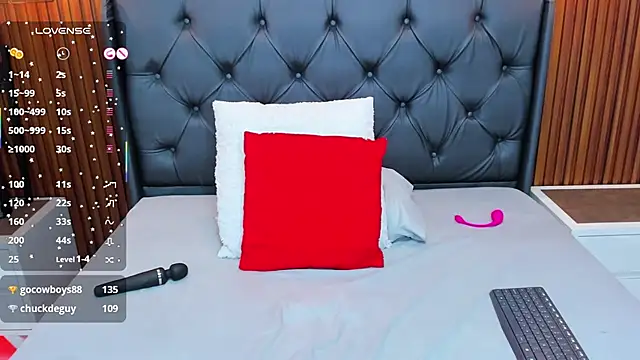 ladymercury1 online show from December 13, 2025, 8:04 pm