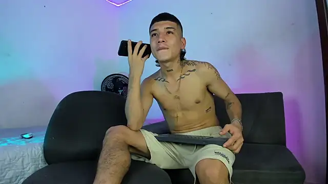 twinkDuohot online show from May 1, 2026, 7:41 pm