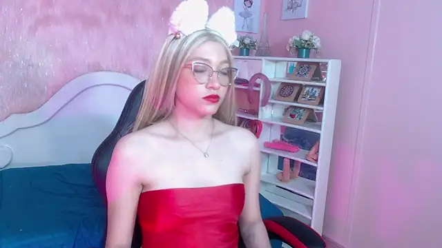 sophia arevalo online show from October 9, 2025, 3:40 am