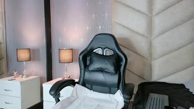 samiradoll online show from January 16, 2026, 3:43 am