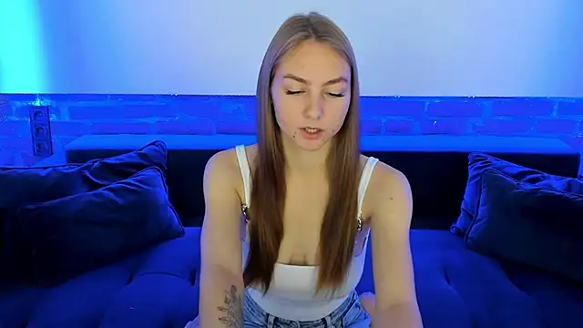 MilaAddams online show from October 3, 2025, 5:42 am